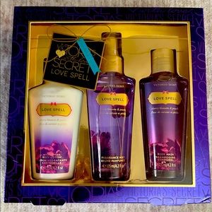 Victoria’s Secret Love Spell Gift Set NWT Vintage
